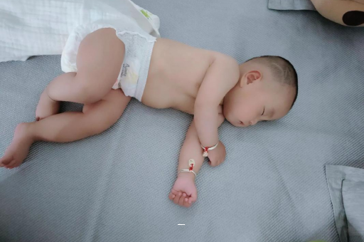 本溪宝宝总是摇头怎么回事
